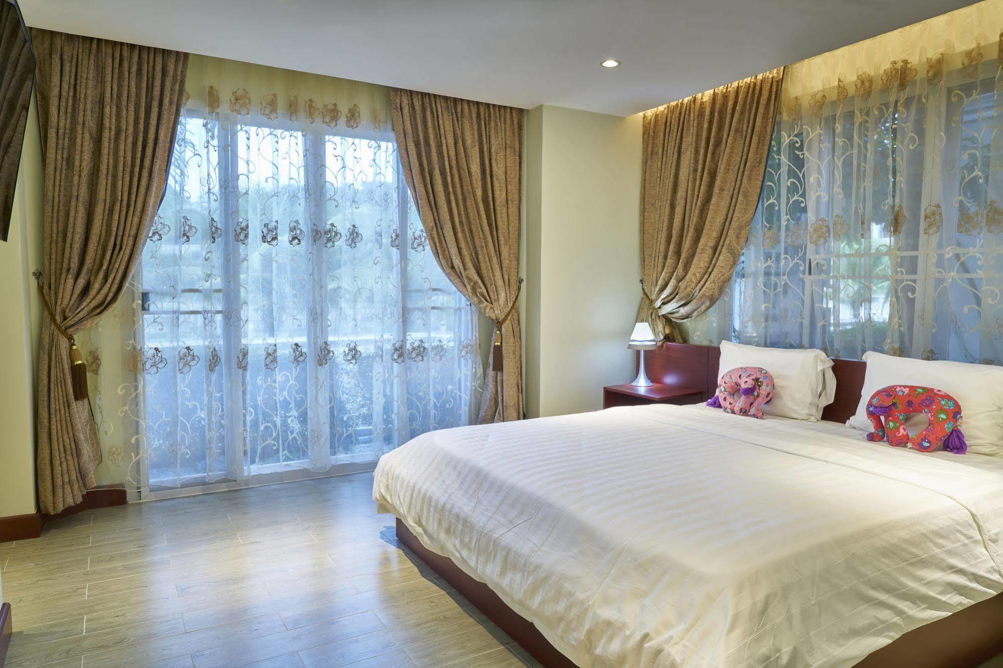 Domrai Boutique Hotel Sihanoukville Exterior foto