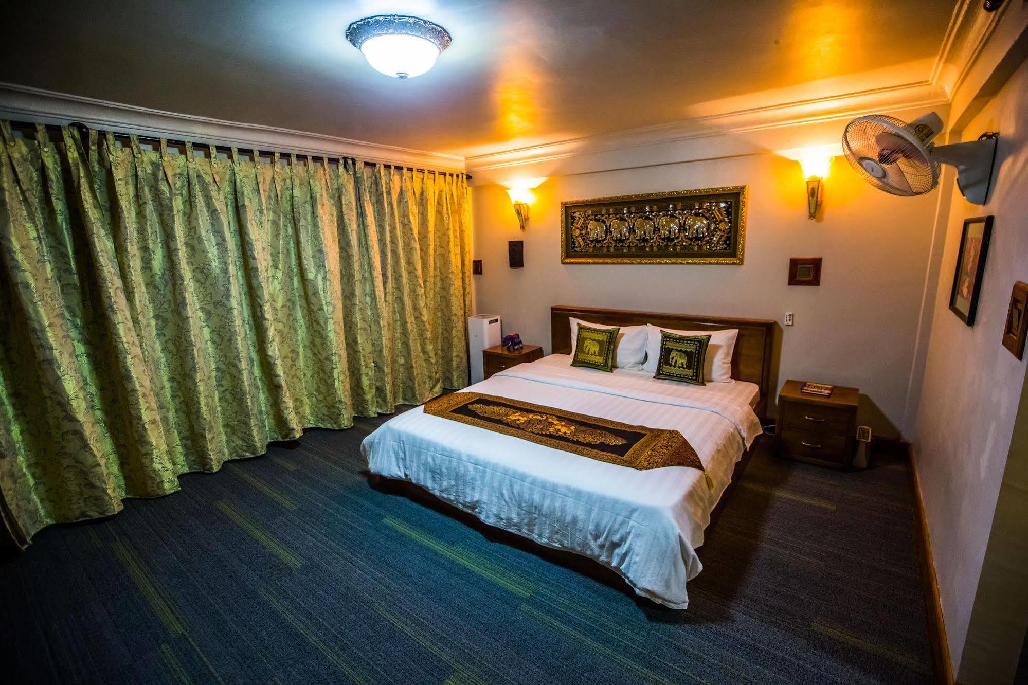 Domrai Boutique Hotel Sihanoukville Exterior foto